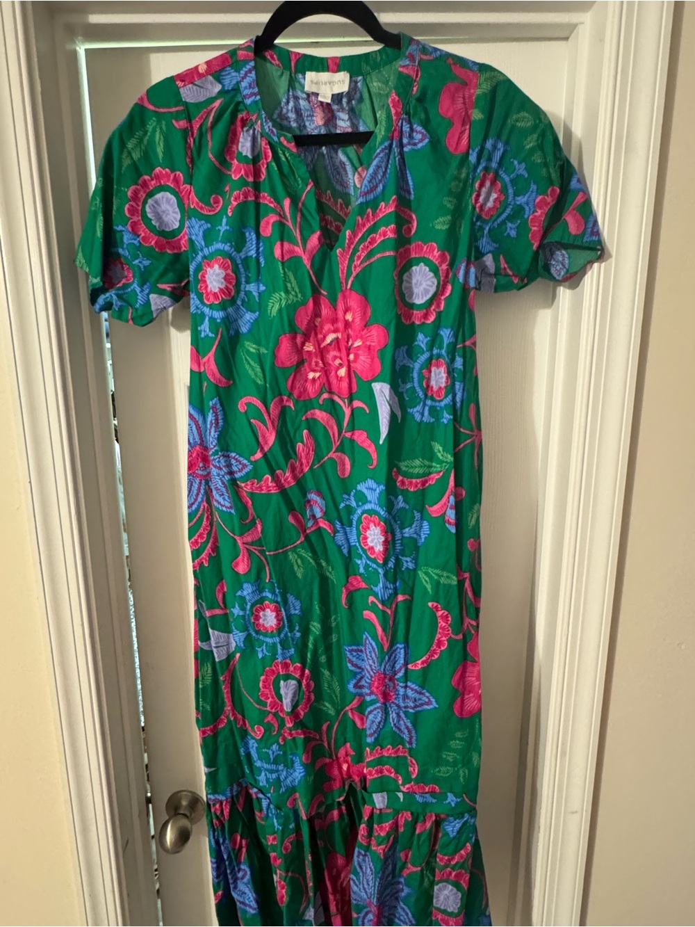 Green Floral Tie-Waist Midi Dress from MOD Boutique - Picture 3 of 4